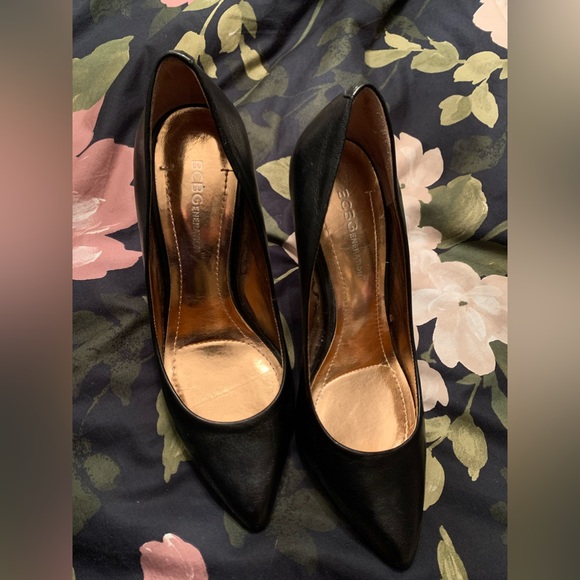 🦇 Vintage BCBGeneration heels/pumps 🦇 - Picture 2 of 7